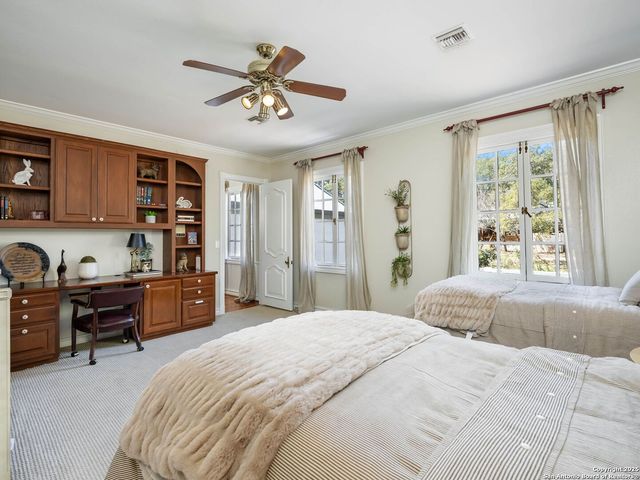 7 Lazy Hollow, San Antonio, TX 78230