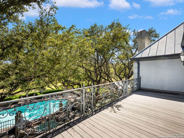 7 Lazy Hollow, San Antonio, TX 78230