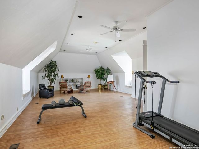 7 Lazy Hollow, San Antonio, TX 78230