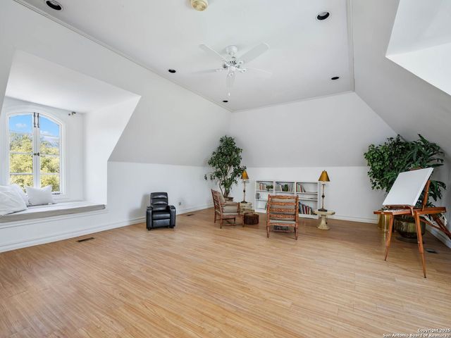 7 Lazy Hollow, San Antonio, TX 78230