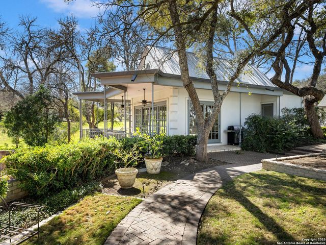 7 Lazy Hollow, San Antonio, TX 78230
