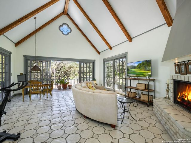 7 Lazy Hollow, San Antonio, TX 78230