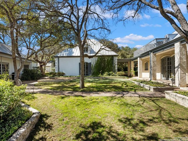 7 Lazy Hollow, San Antonio, TX 78230