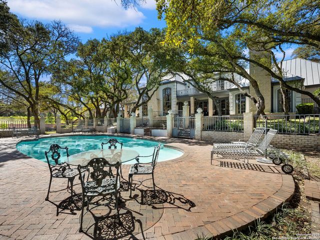 7 Lazy Hollow, San Antonio, TX 78230