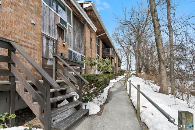 200 Woodmont Avenue 130, Bridgeport, CT 06606