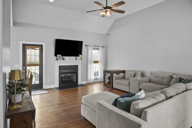 1191 Filmore Harris Rd, Pleasant View, TN 37146