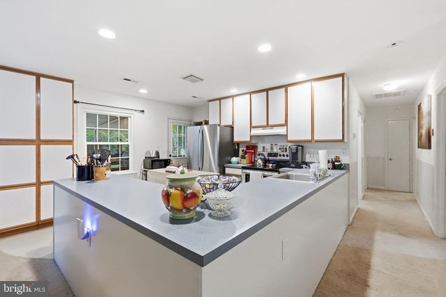 5171 GRACE CHURCH LN, Midland, VA 22728