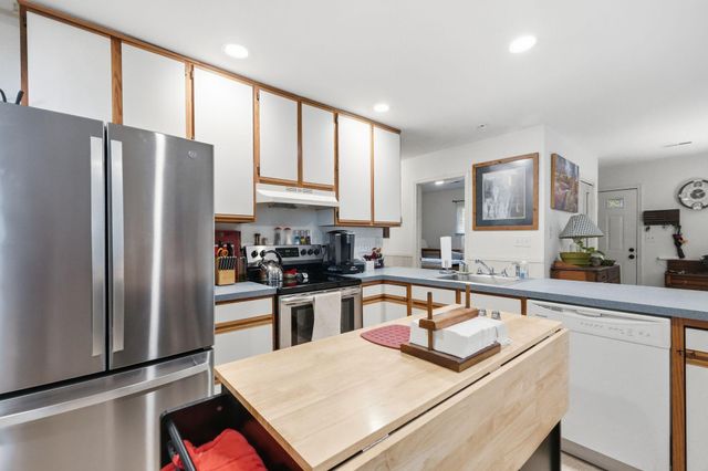 5171 GRACE CHURCH LN, Midland, VA 22728