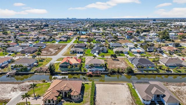 1725 SW 29TH TERRACE, Cape Coral, FL 33914