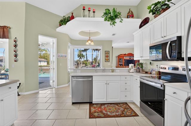 1725 SW 29TH TERRACE, Cape Coral, FL 33914