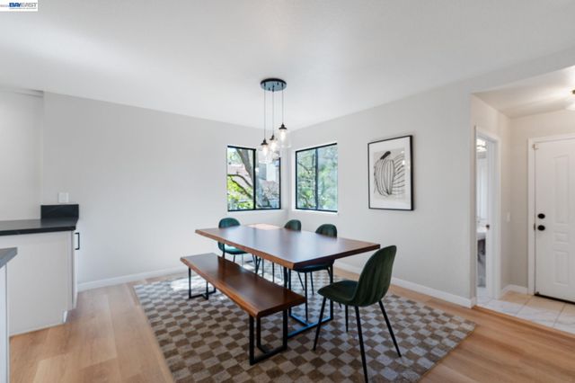 14 Heritage Oaks Rd, Pleasant Hill, CA 94523