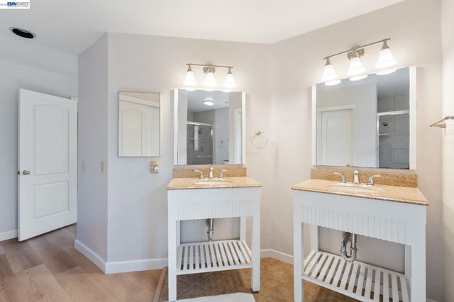 14 Heritage Oaks Rd, Pleasant Hill, CA 94523