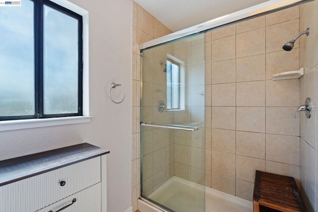 14 Heritage Oaks Rd, Pleasant Hill, CA 94523