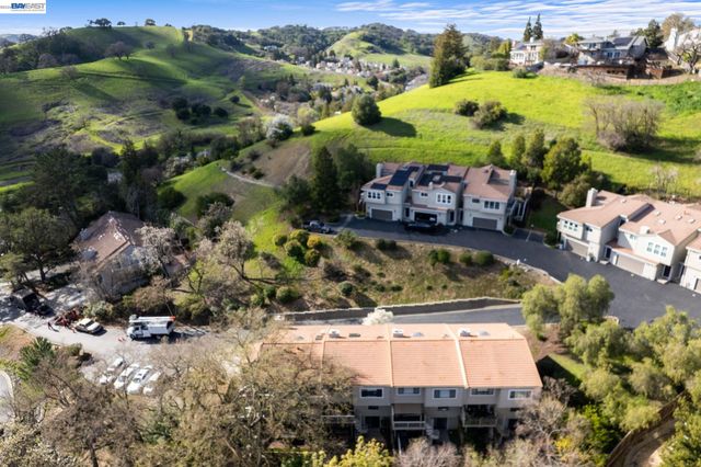 14 Heritage Oaks Rd, Pleasant Hill, CA 94523