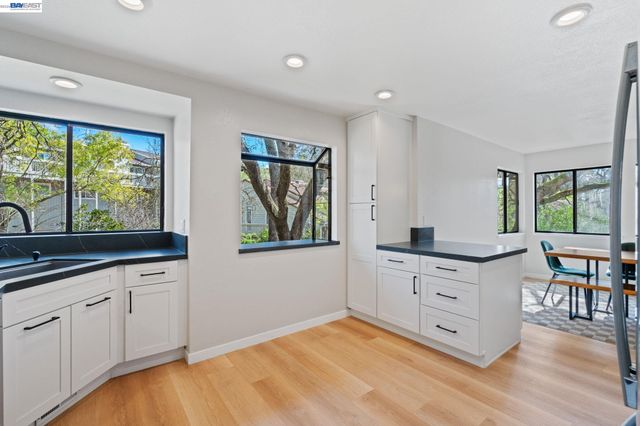 14 Heritage Oaks Rd, Pleasant Hill, CA 94523