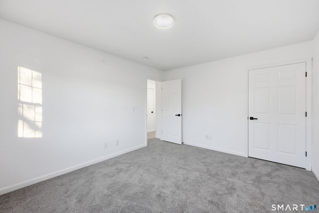 70 Victoria Court, Hamden, CT 06514