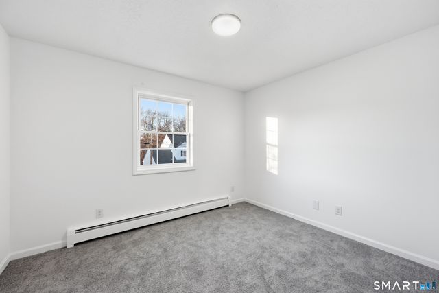 70 Victoria Court, Hamden, CT 06514