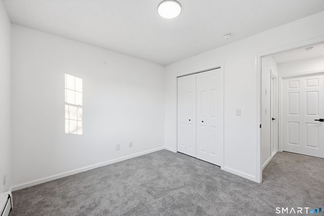 70 Victoria Court, Hamden, CT 06514