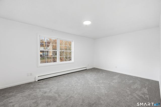 70 Victoria Court, Hamden, CT 06514