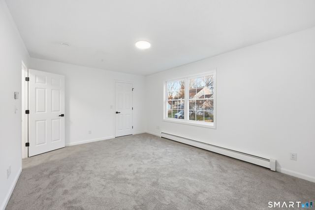 70 Victoria Court, Hamden, CT 06514