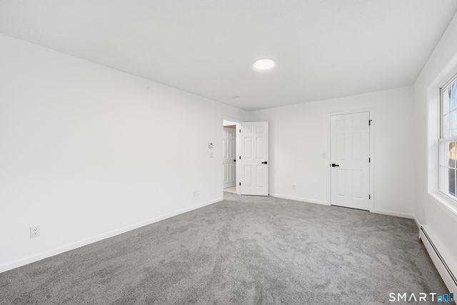 70 Victoria Court, Hamden, CT 06514