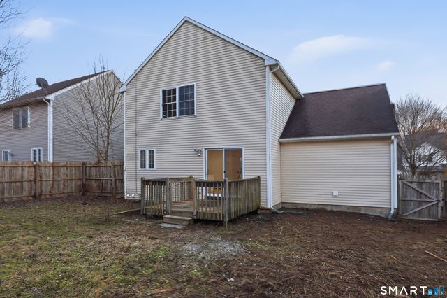 70 Victoria Court, Hamden, CT 06514