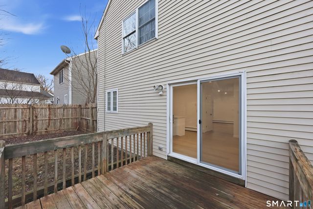 70 Victoria Court, Hamden, CT 06514