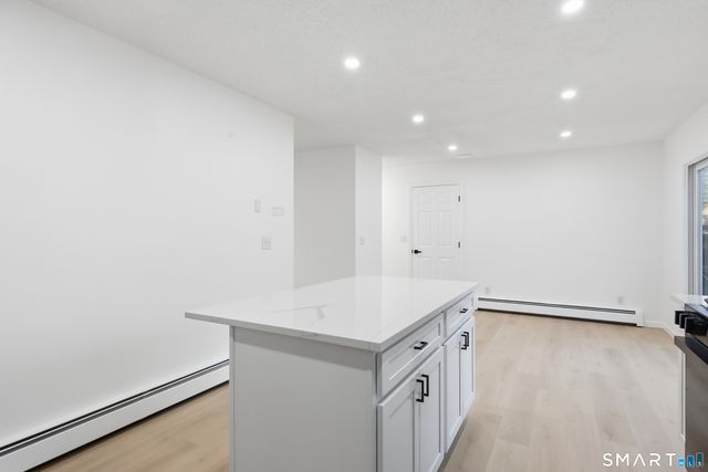 70 Victoria Court, Hamden, CT 06514