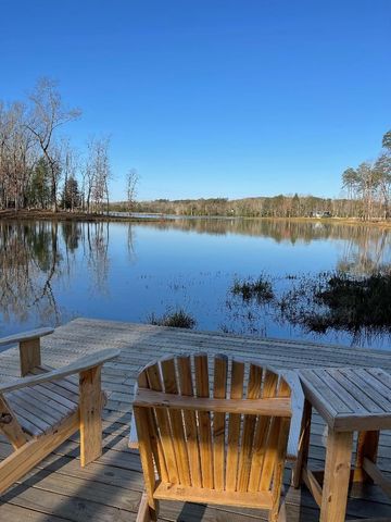 292 Waters Edge Way, Tracy City, TN 37387