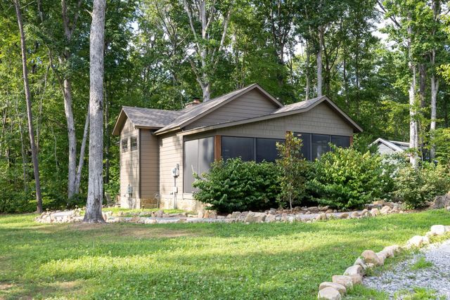 292 Waters Edge Way, Tracy City, TN 37387