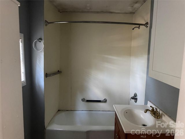706 N Logan Street, Gastonia, NC 28052