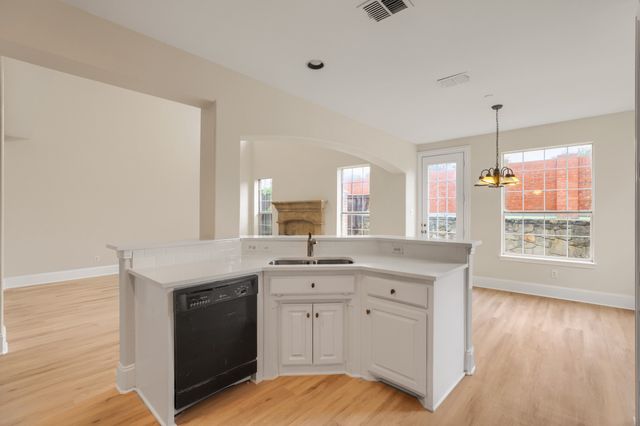 8115 Dogwood Lane, Irving, TX 75063