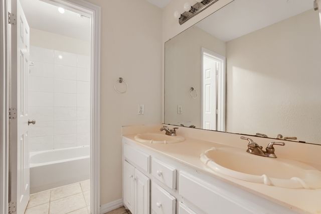 8115 Dogwood Lane, Irving, TX 75063