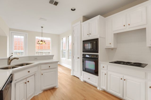 8115 Dogwood Lane, Irving, TX 75063