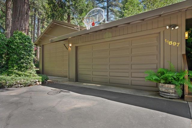 11897 Banner Ct, Nevada City, CA 95959