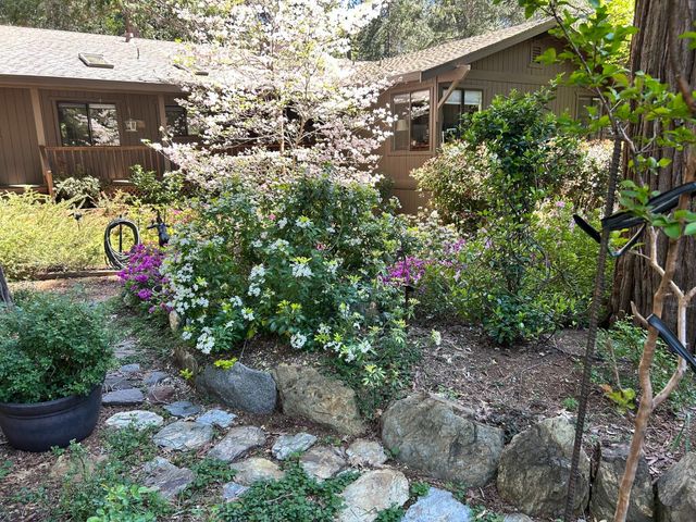 11897 Banner Ct, Nevada City, CA 95959