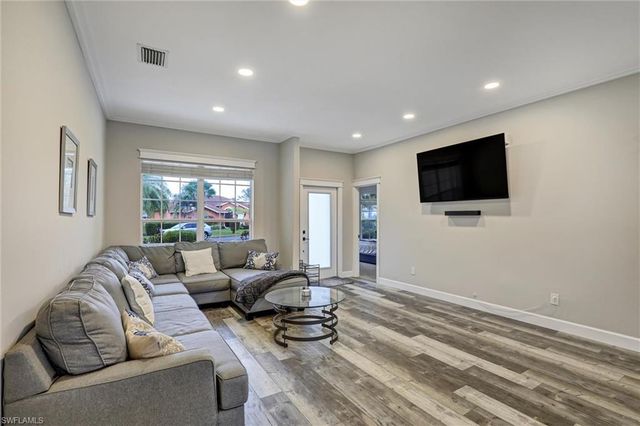 4707 Brixton CT, Lehigh Acres, FL 33973