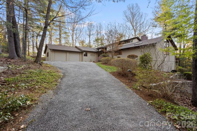 207 Maple Hill Drive, Flat Rock, NC 28731