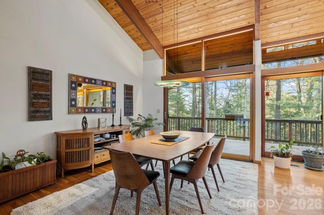 207 Maple Hill Drive, Flat Rock, NC 28731