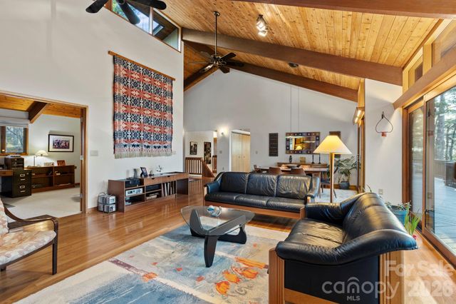 207 Maple Hill Drive, Flat Rock, NC 28731
