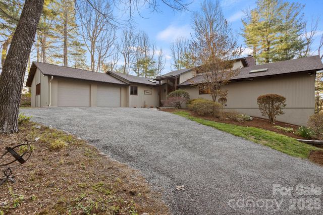 207 Maple Hill Drive, Flat Rock, NC 28731