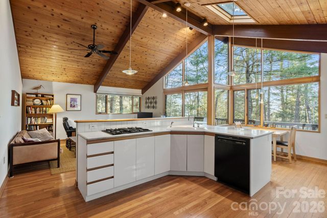 207 Maple Hill Drive, Flat Rock, NC 28731