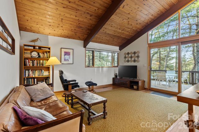 207 Maple Hill Drive, Flat Rock, NC 28731