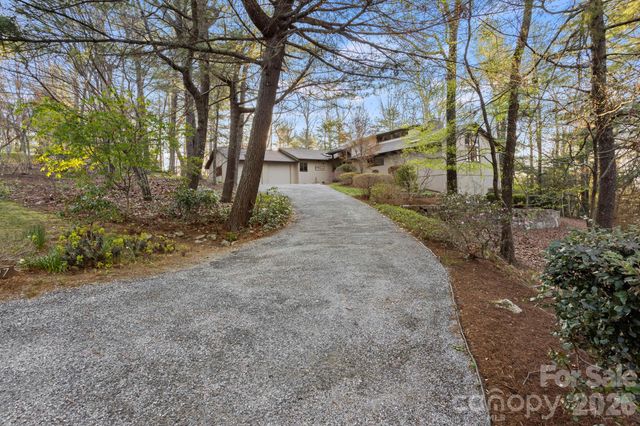 207 Maple Hill Drive, Flat Rock, NC 28731