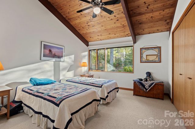 207 Maple Hill Drive, Flat Rock, NC 28731