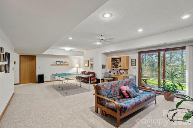 207 Maple Hill Drive, Flat Rock, NC 28731