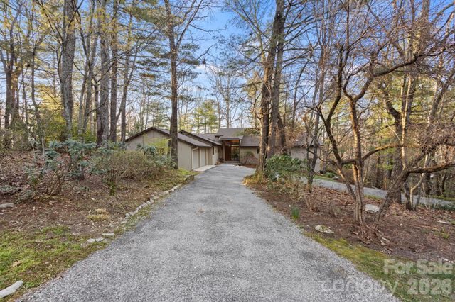207 Maple Hill Drive, Flat Rock, NC 28731