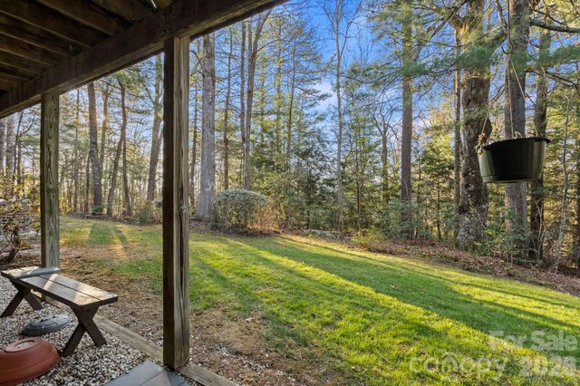 207 Maple Hill Drive, Flat Rock, NC 28731
