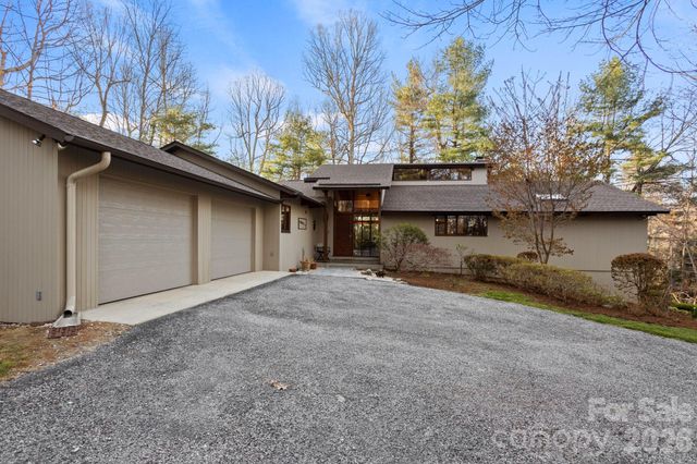 207 Maple Hill Drive, Flat Rock, NC 28731
