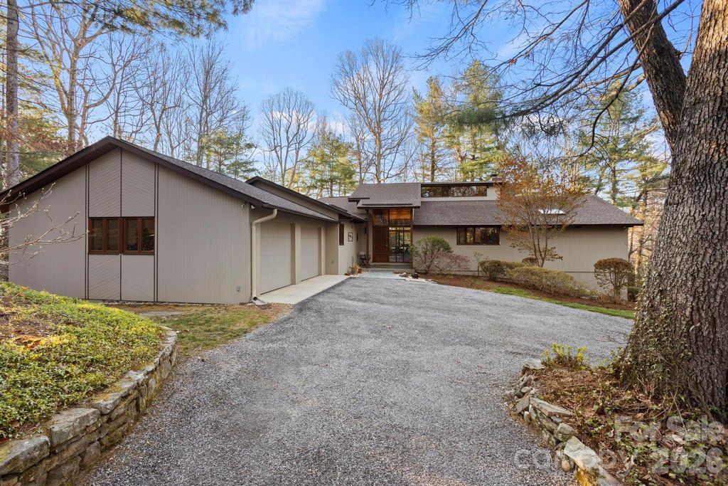207 Maple Hill Drive, Flat Rock, NC 28731